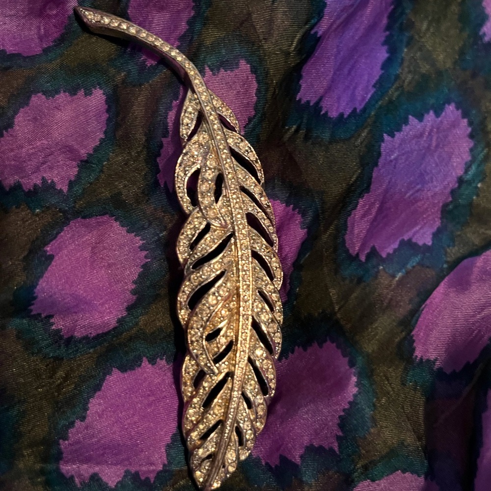 Vintage Carolee feather pin